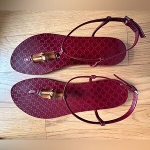 Gucci Maroon Bamboo T-Strap Leather Sandals